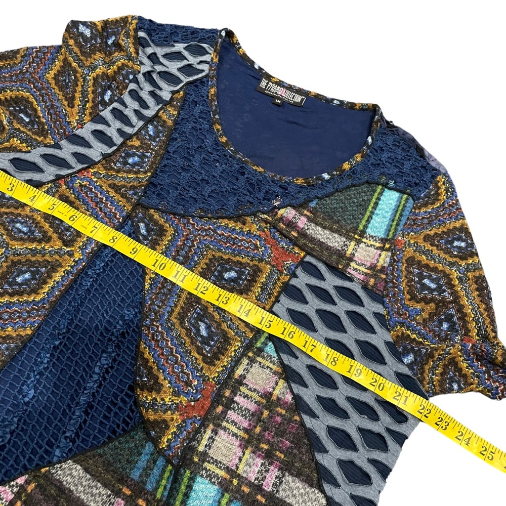 The Pyramid Collection Textured Top Multi Fabric Flowy L/S Patchwork - Picture 6 of 9